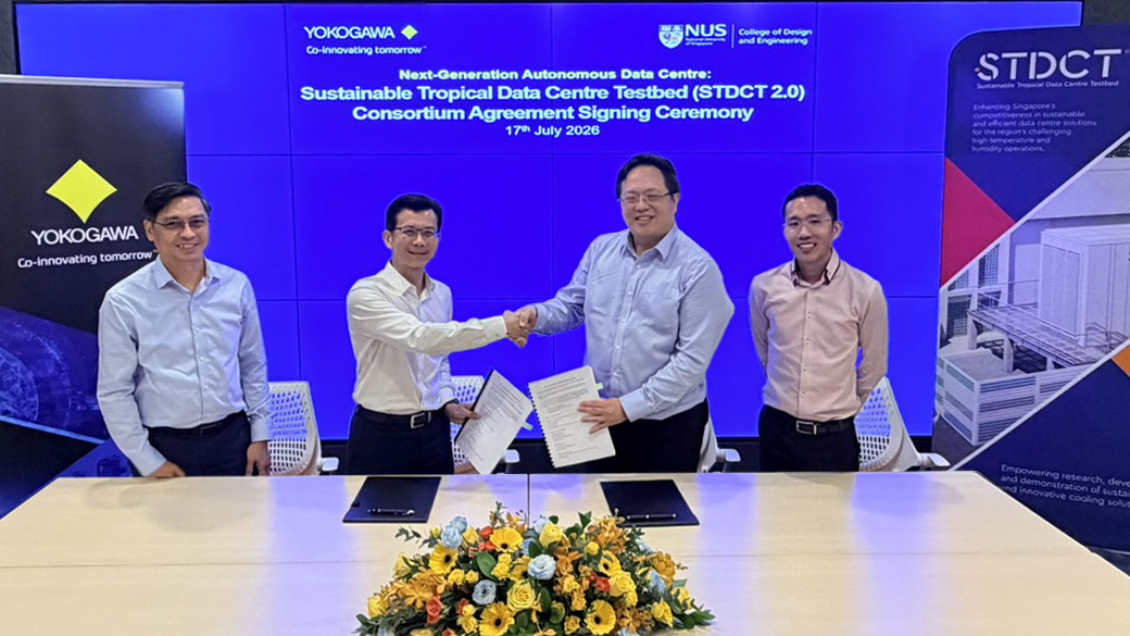 (From left to right) Mr. Joshua Kyaw Zwa and Mr. Kin Wah Chay of Yokogawa Engineering Asia, and Prof. Lee Poh Seng and Mr. Ian Loo of NUS at the agreement signing ceremony.